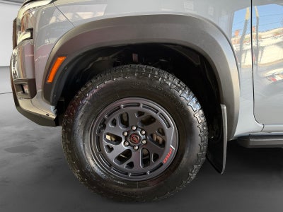 2025 Nissan FRONTIER V6 PRO-4X 25