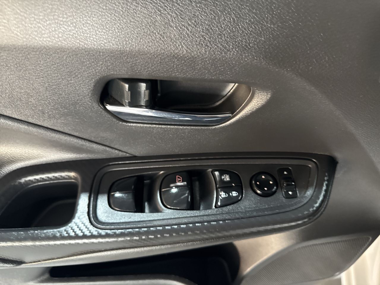 2021 Nissan VERSA SENSE CVT 21