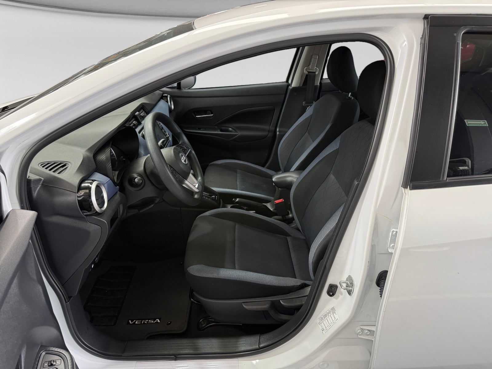 2023 Nissan VERSA ADVANCE CVT 23