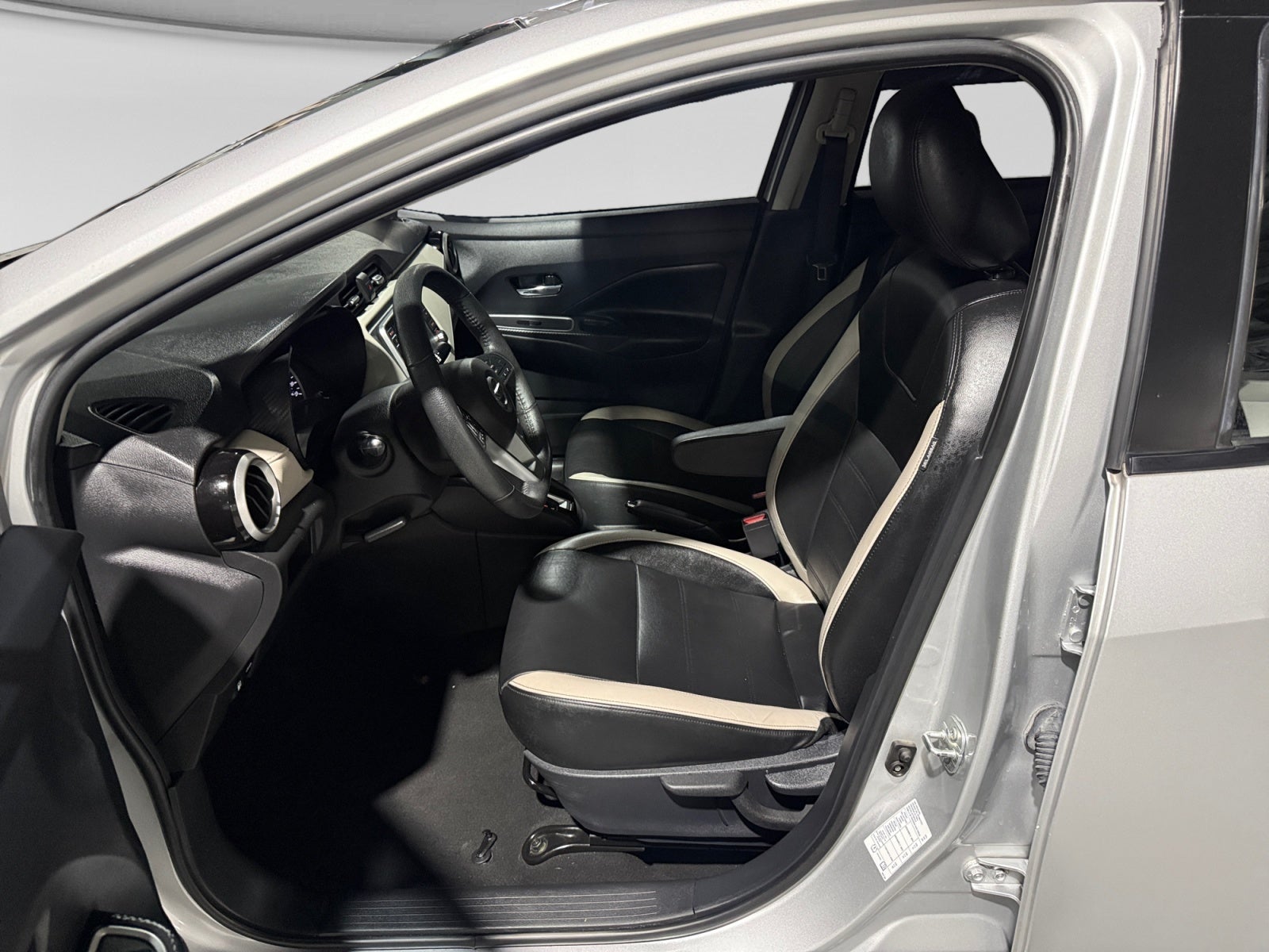 2022 Nissan VERSA EXCLUSIVE CVT 22
