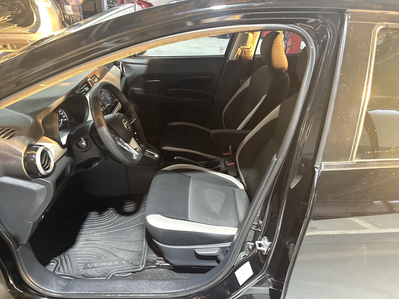 2020 Nissan VERSA ADVANCE CVT