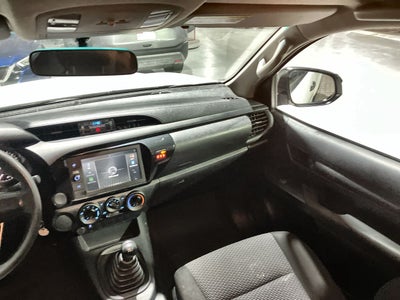 2021 Toyota HILUX D-CAB SR