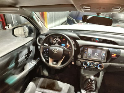 2021 Toyota HILUX D-CAB SR