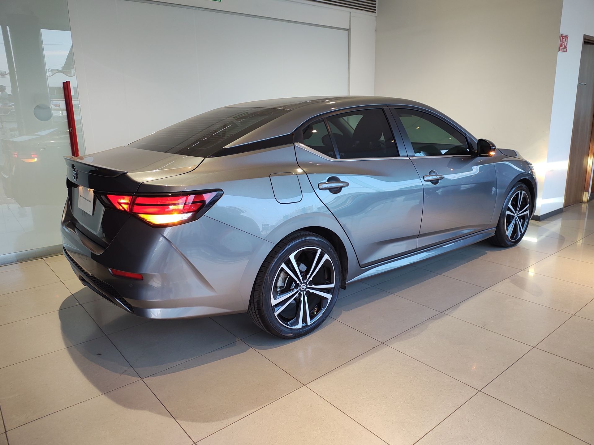 2023 Nissan SENTRA SR CVT 23