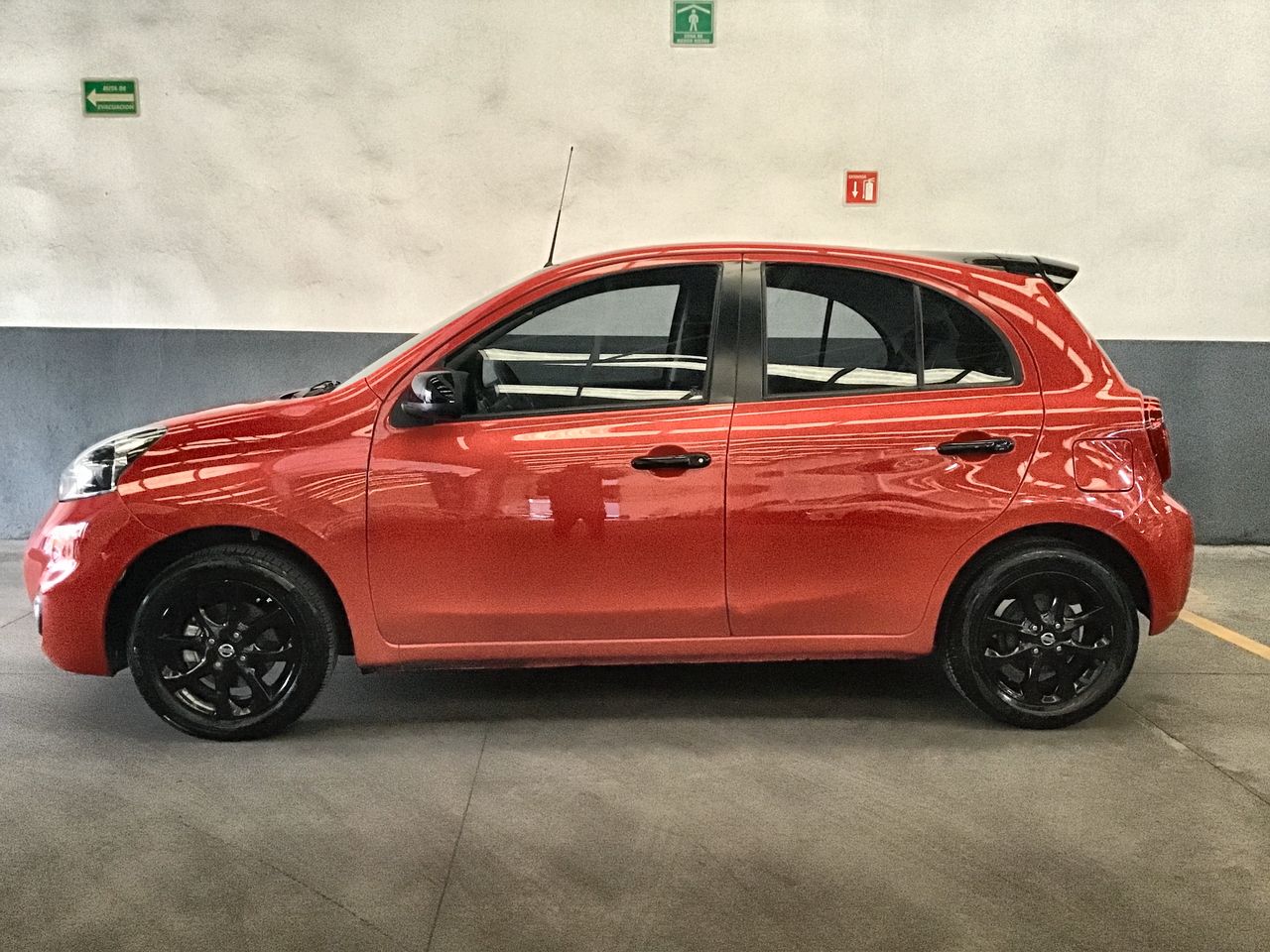 2020 Nissan MARCH EXCLUSIVE TA BI-TONO