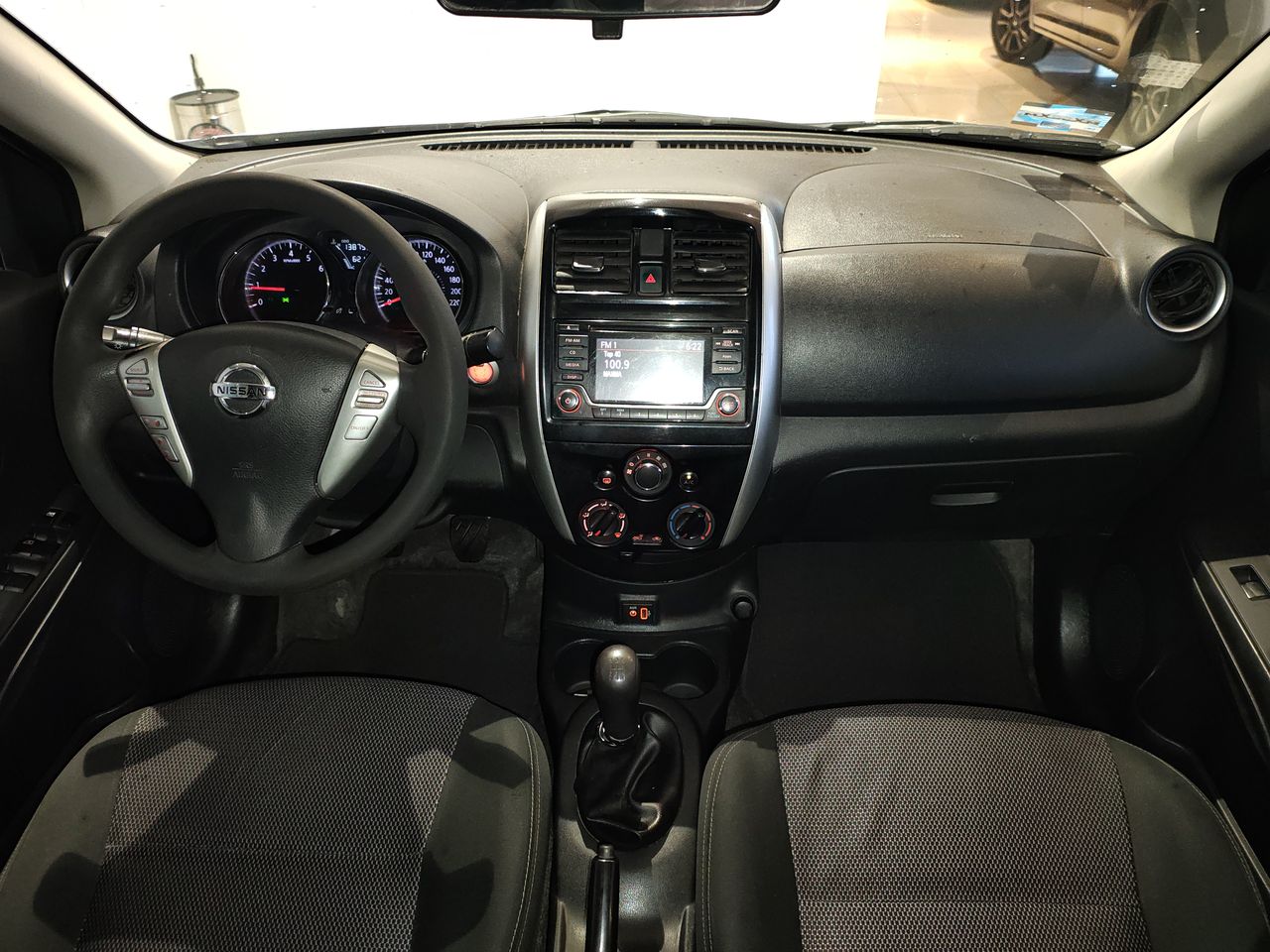 2018 Nissan VERSA ADVANCE MT AC