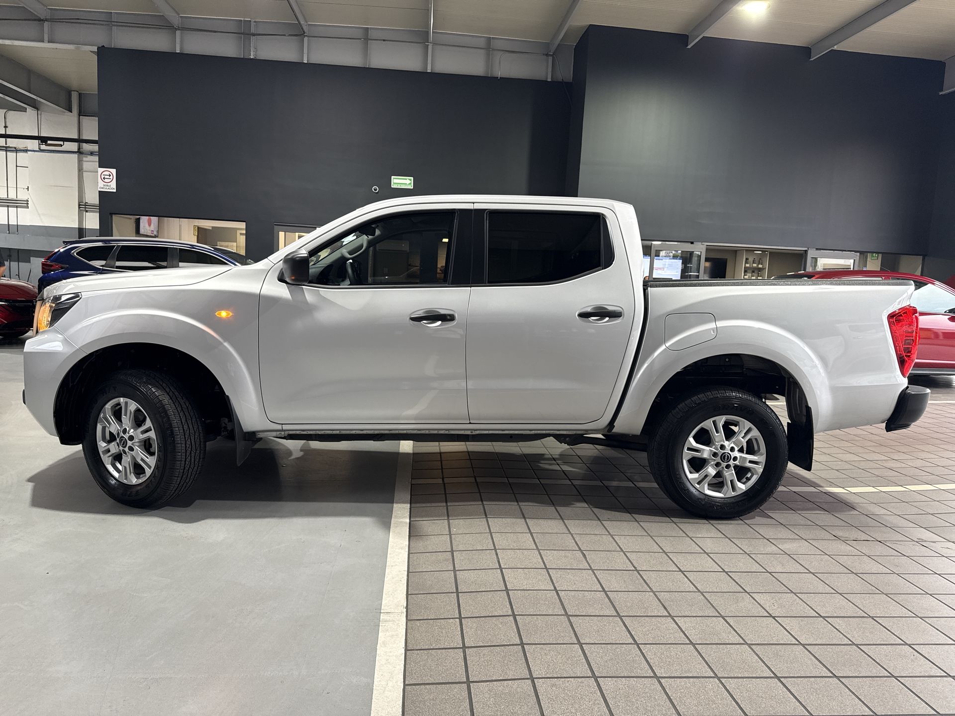 2025 Nissan FRONTIER XE TM 25