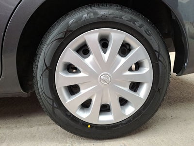 2020 Nissan VERSA MT AC 1.6L