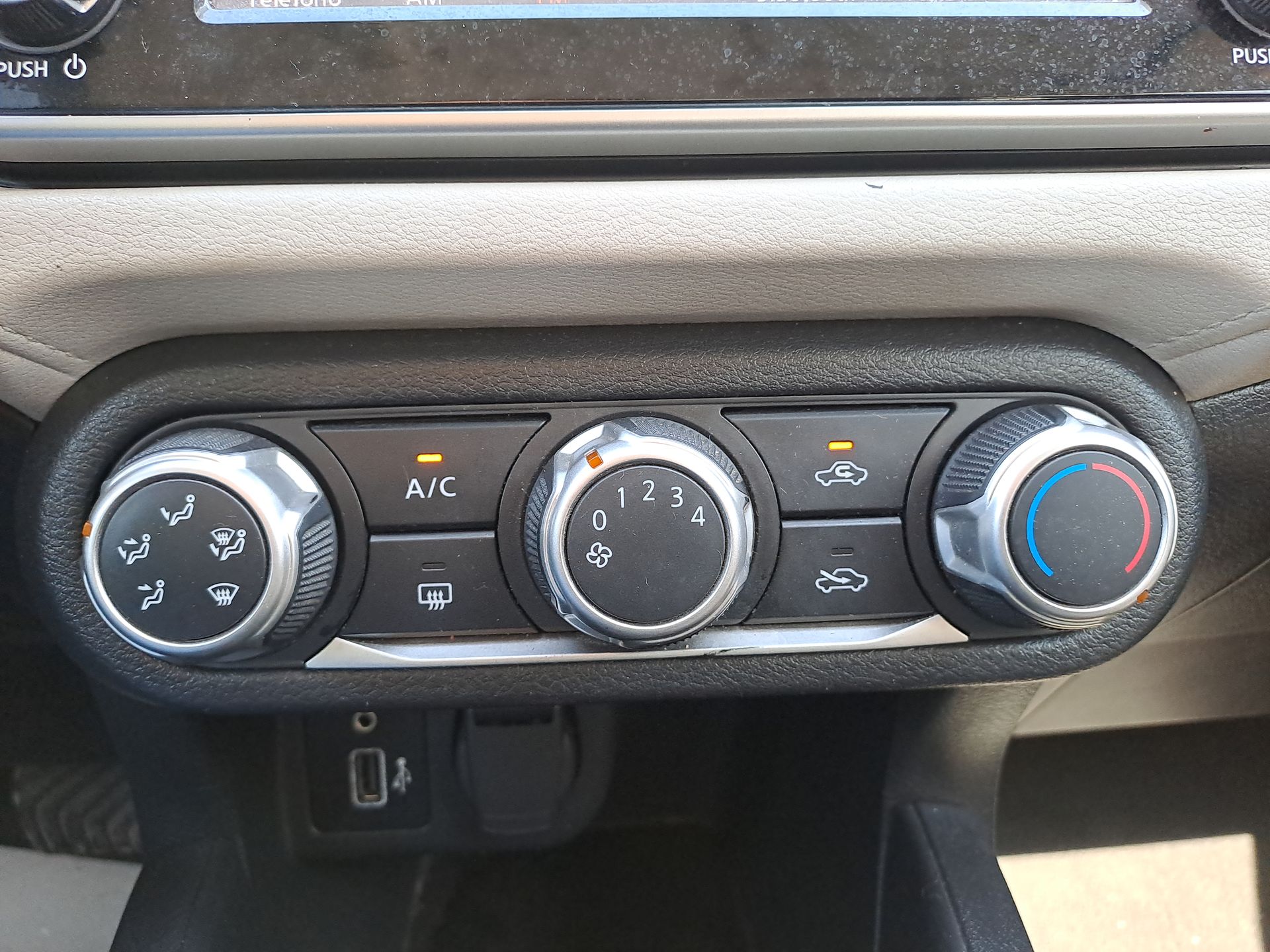 2022 Nissan VERSA ADVANCE CVT 22