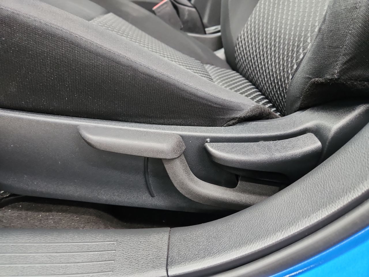 2023 Nissan VERSA SENSE MT 23