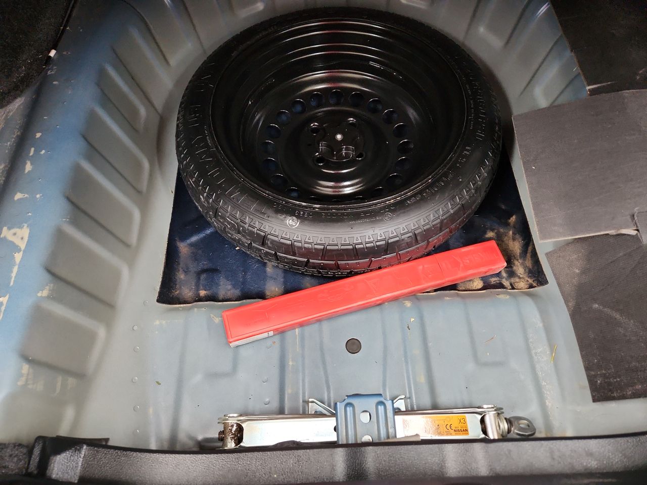 2023 Nissan VERSA SENSE MT 23