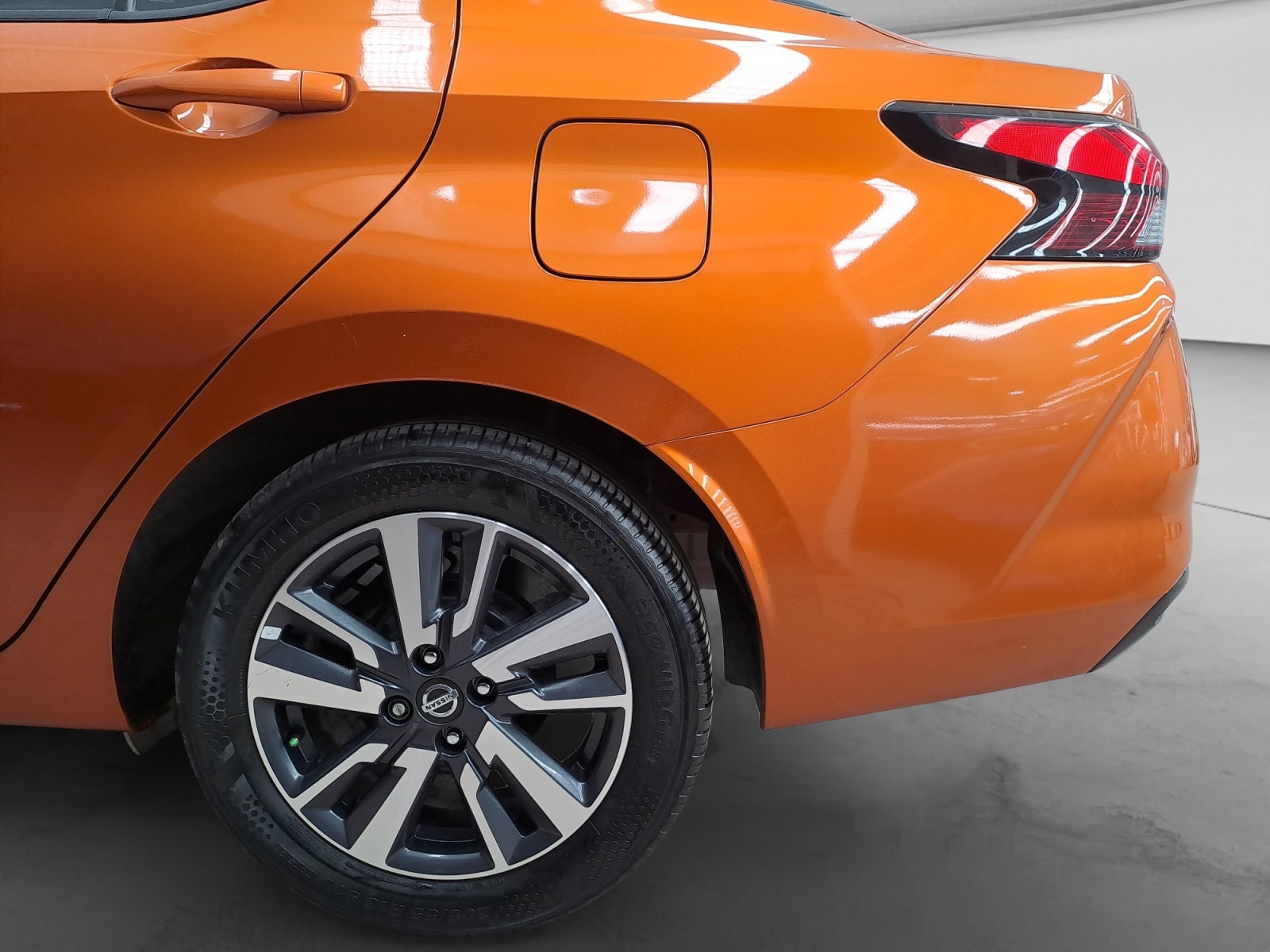 2022 Nissan VERSA ADVANCE MT 22