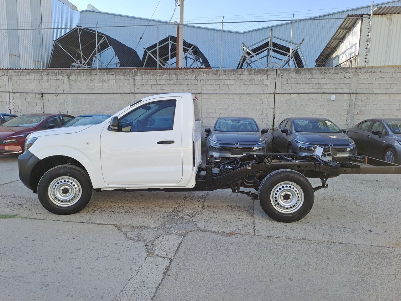 2024 Nissan NP300 NP300 CHASIS TM AC 24