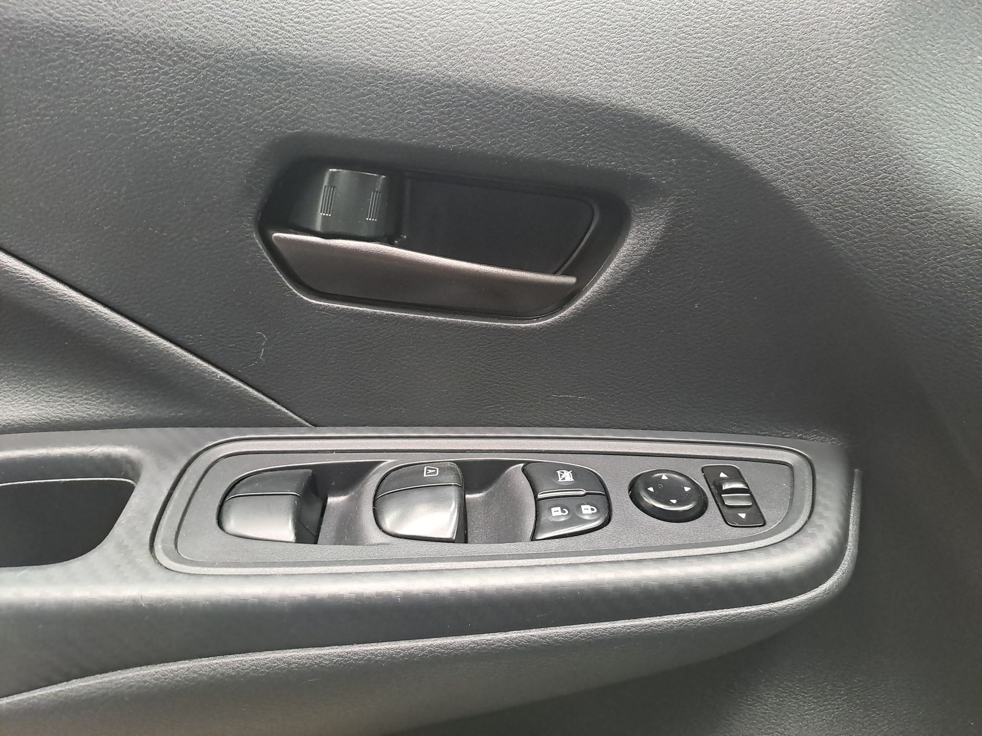 2024 Nissan VERSA SENSE MT 24