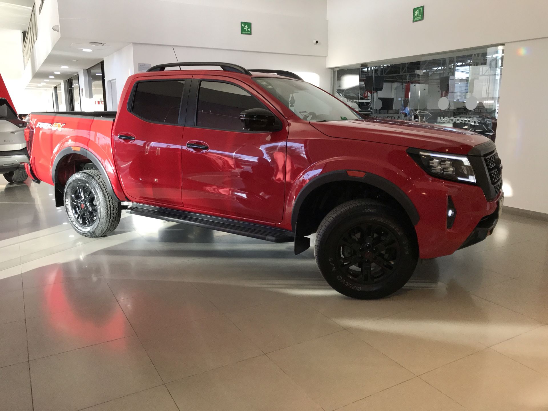 2024 Nissan FRONTIER FRONTIER PRO-4X 4X4 TA 24