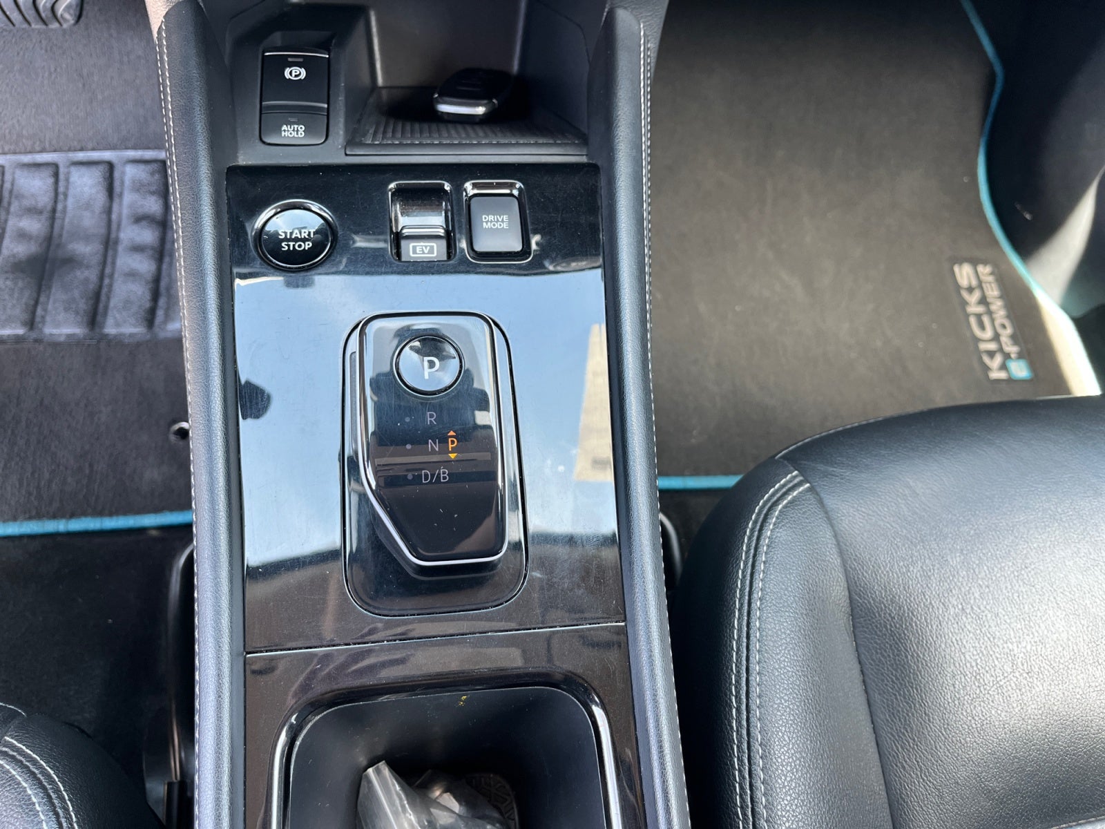 2024 Nissan KICKS PLATINUM E-POWER 24