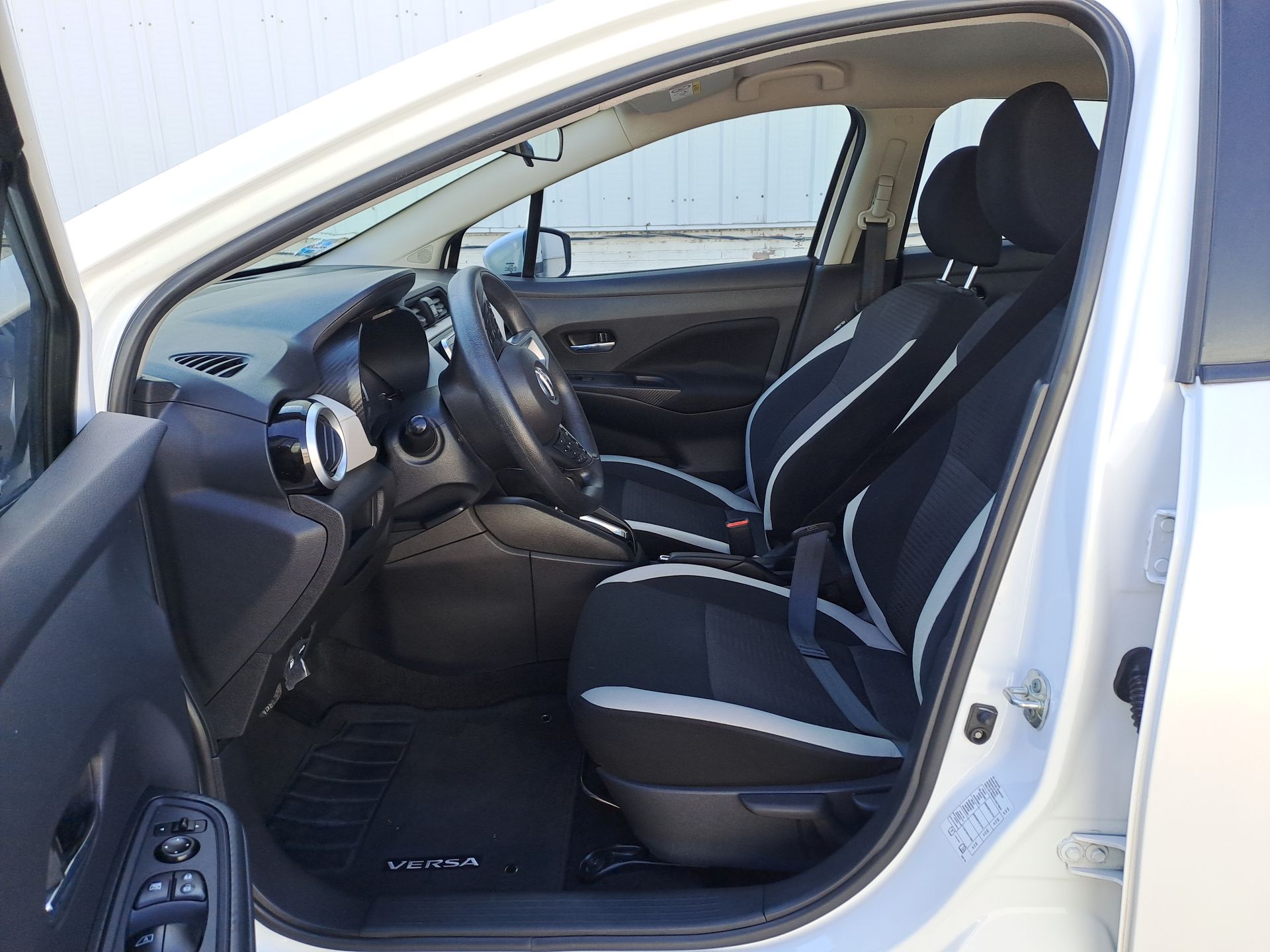 2022 Nissan VERSA ADVANCE CVT 22