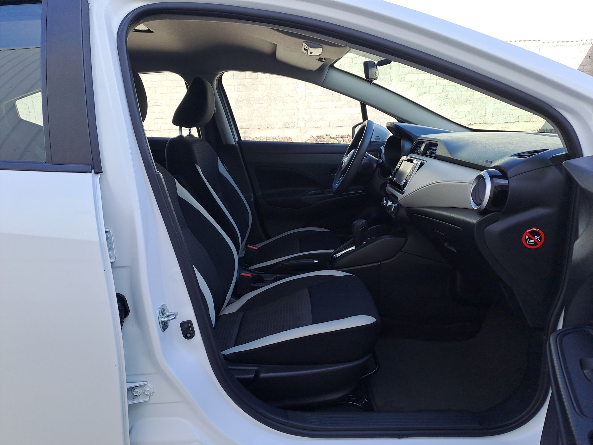 2022 Nissan VERSA ADVANCE CVT 22