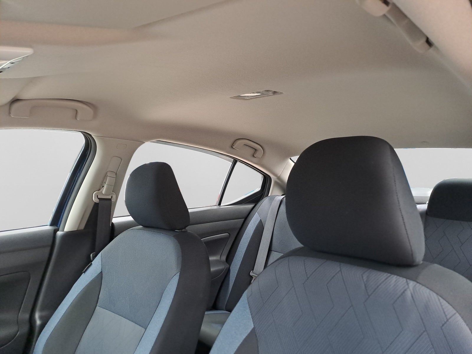 2025 Nissan VERSA ADVANCE CVT 25