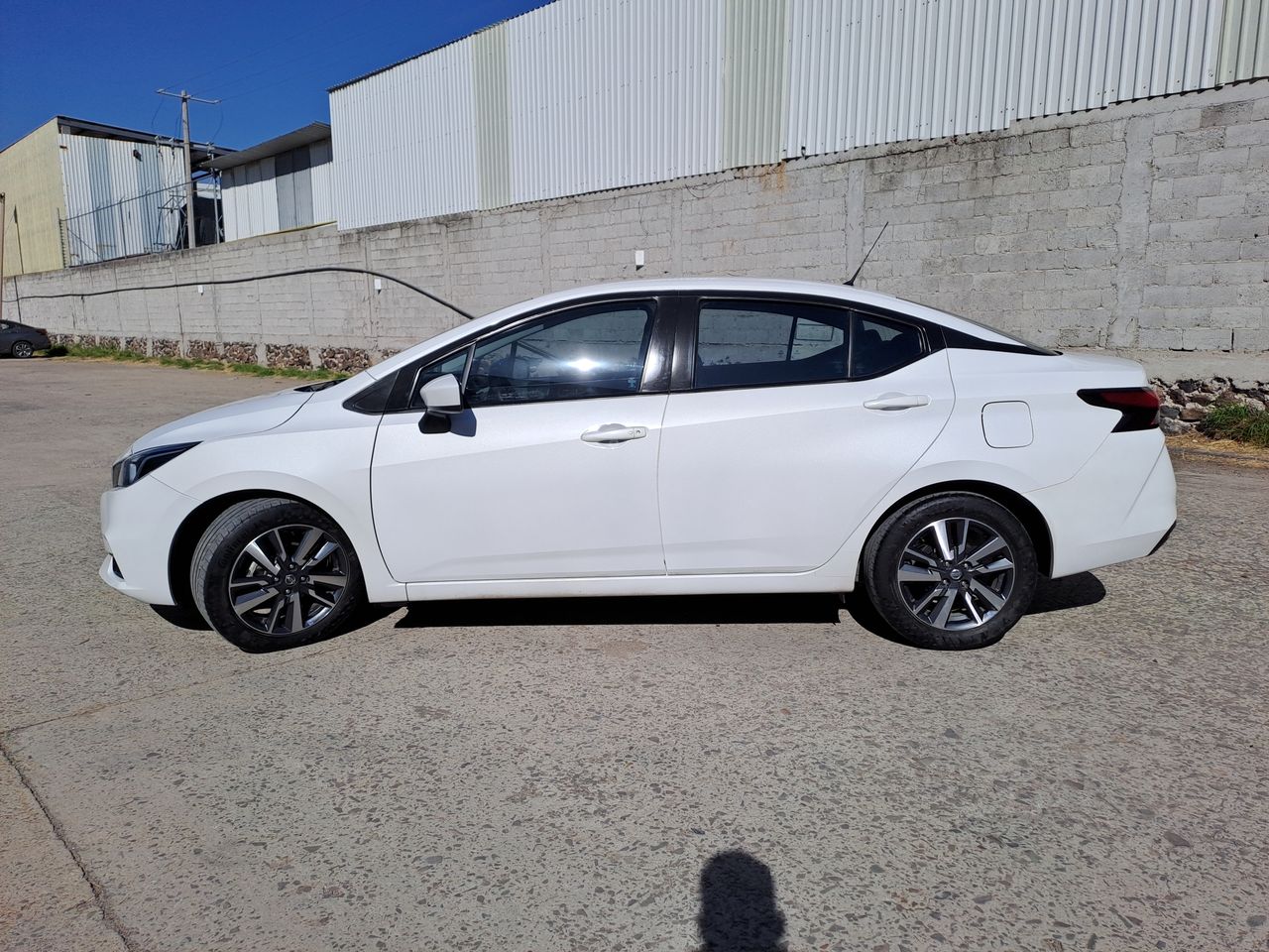2022 Nissan VERSA ADVANCE CVT 22