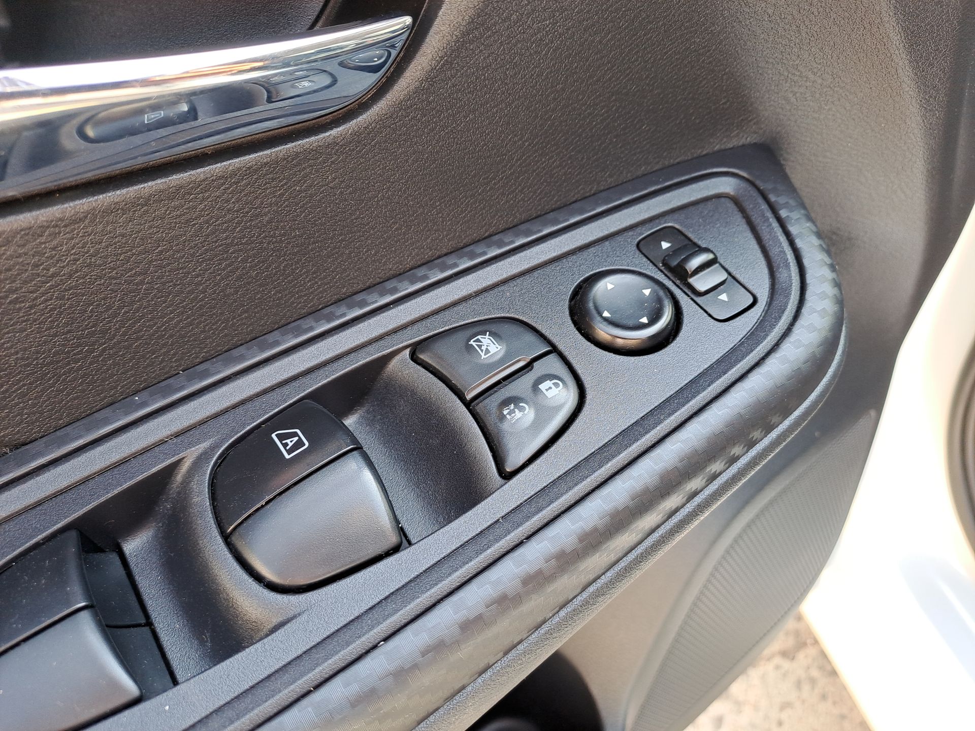 2024 Nissan VERSA ADVANCE CVT 24