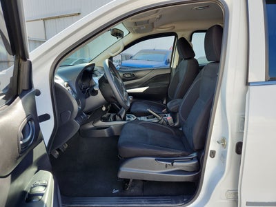 2020 Nissan FRONTIER DOBLE CABINA SE TM AC PAQ SEG 6VEL