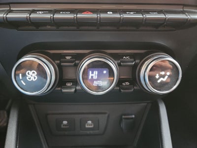 2023 RENAULT DUSTER ICONIC CVT