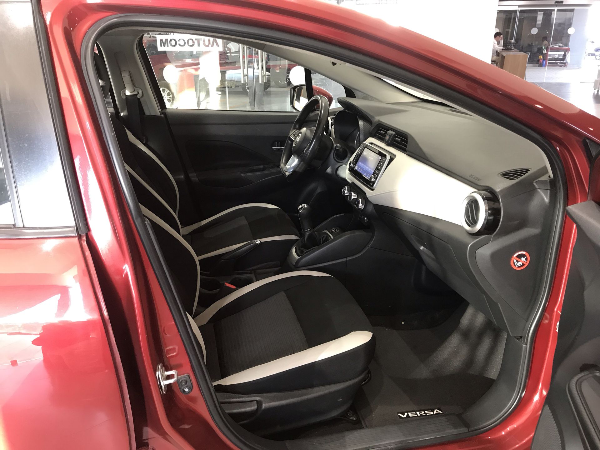 2022 Nissan VERSA ADVANCE MT 22