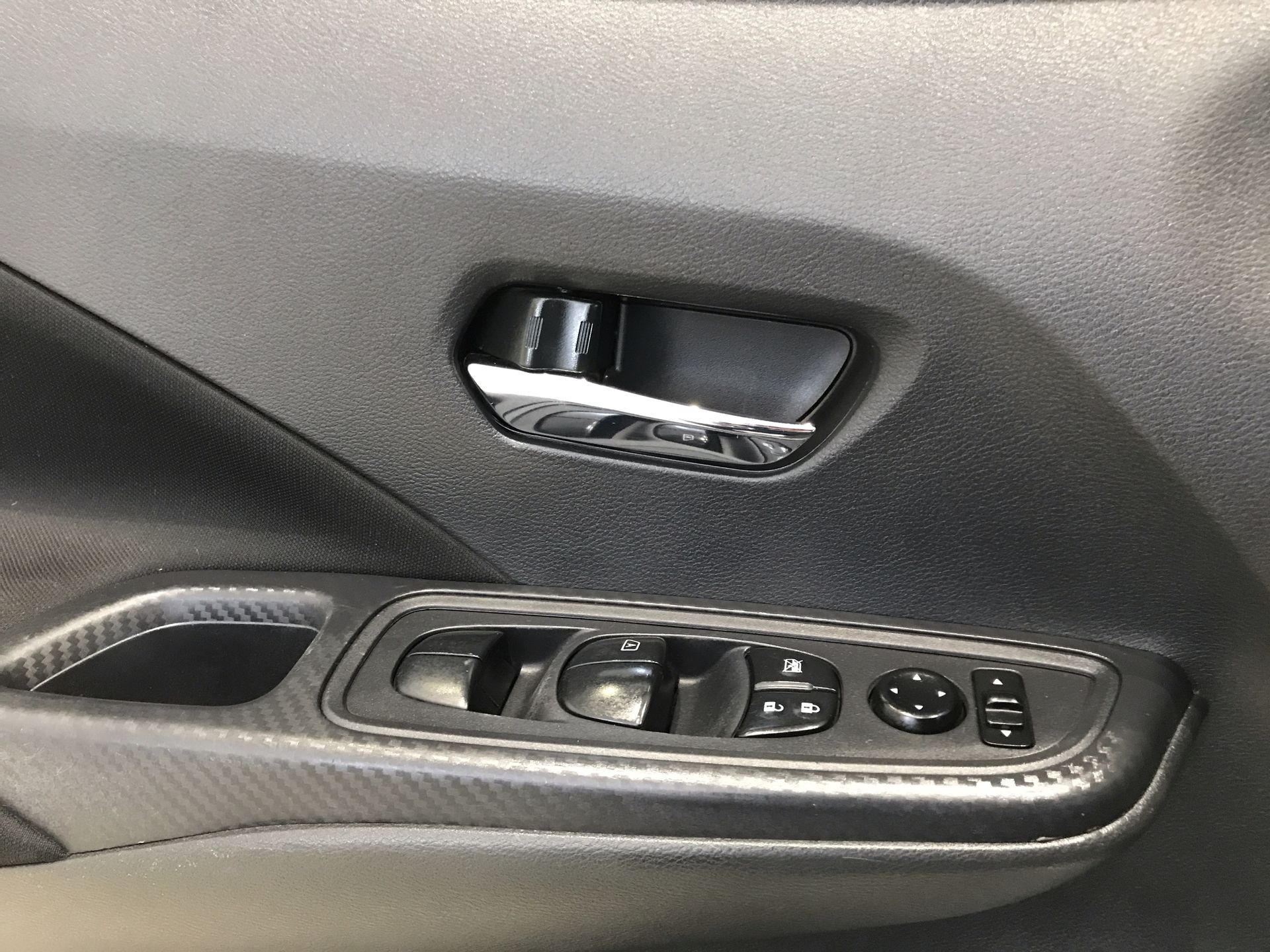 2023 Nissan VERSA ADVANCE MT 23