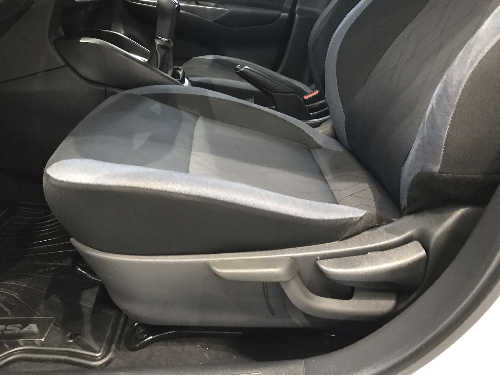 2023 Nissan VERSA ADVANCE MT 23