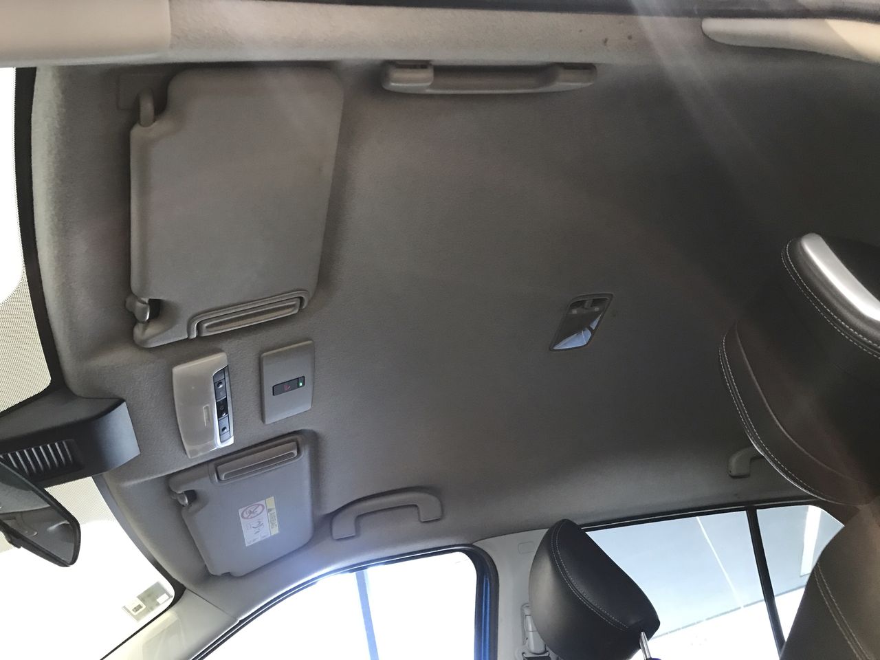 2023 Nissan KICKS PLATINUM BI-TONO 1.6 LTS CVT 23