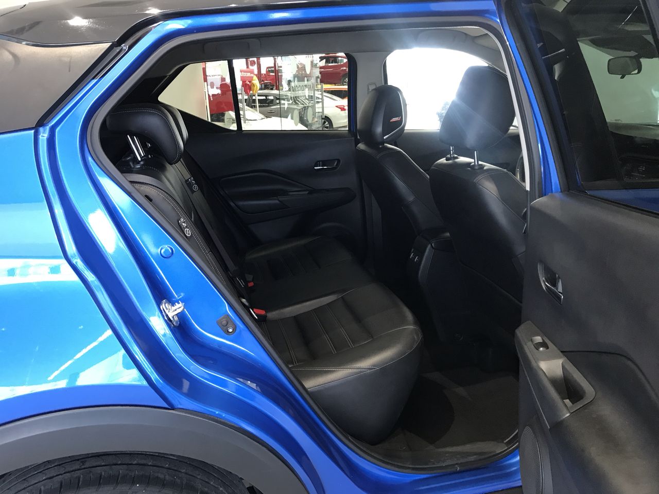 2023 Nissan KICKS PLATINUM BI-TONO 1.6 LTS CVT 23