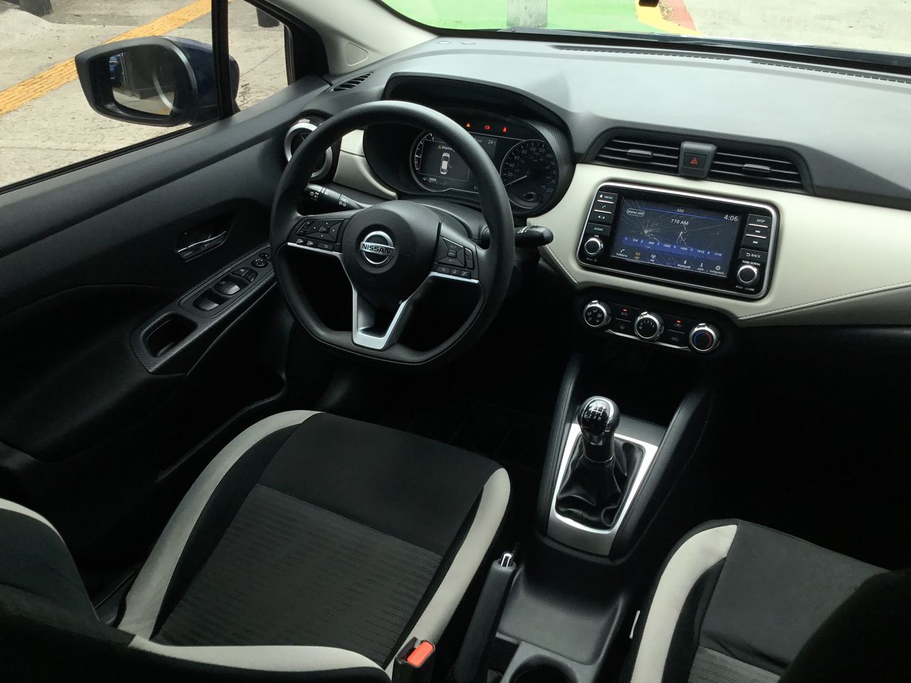 2021 Nissan VERSA ADVANCE MT 21