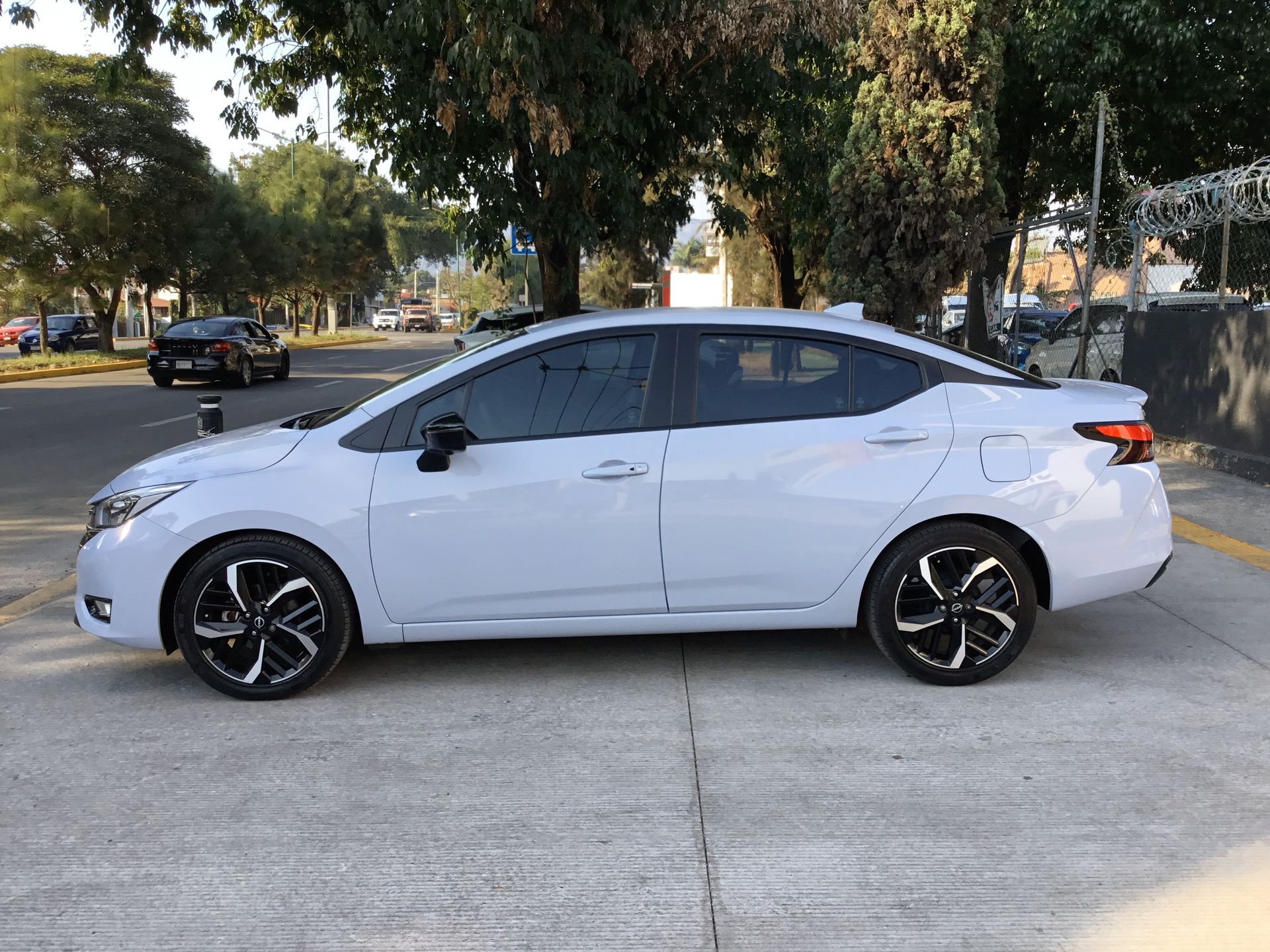 2024 Nissan VERSA SR CVT 24