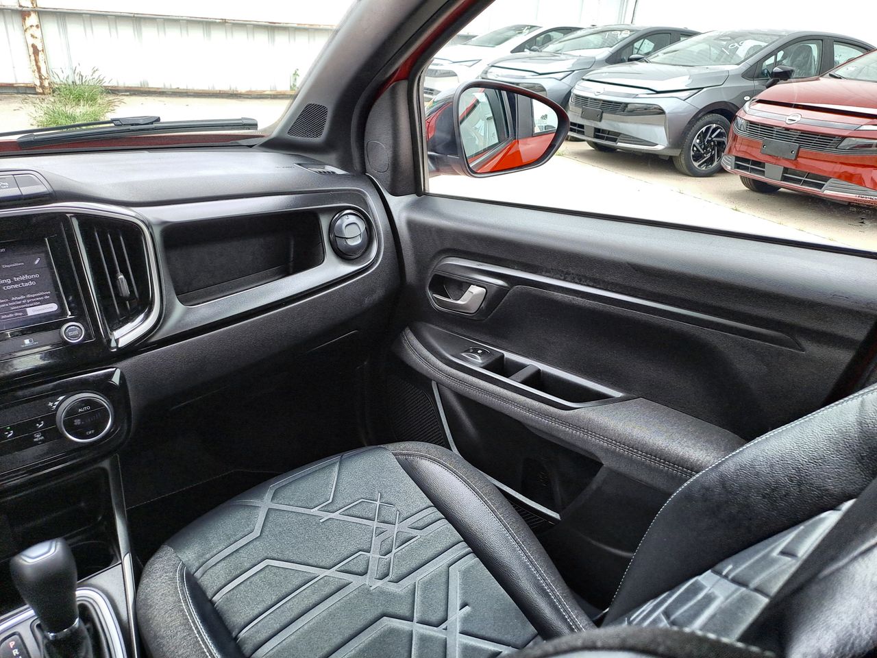 2024 RAM 700 LARAMIE CREW CAB