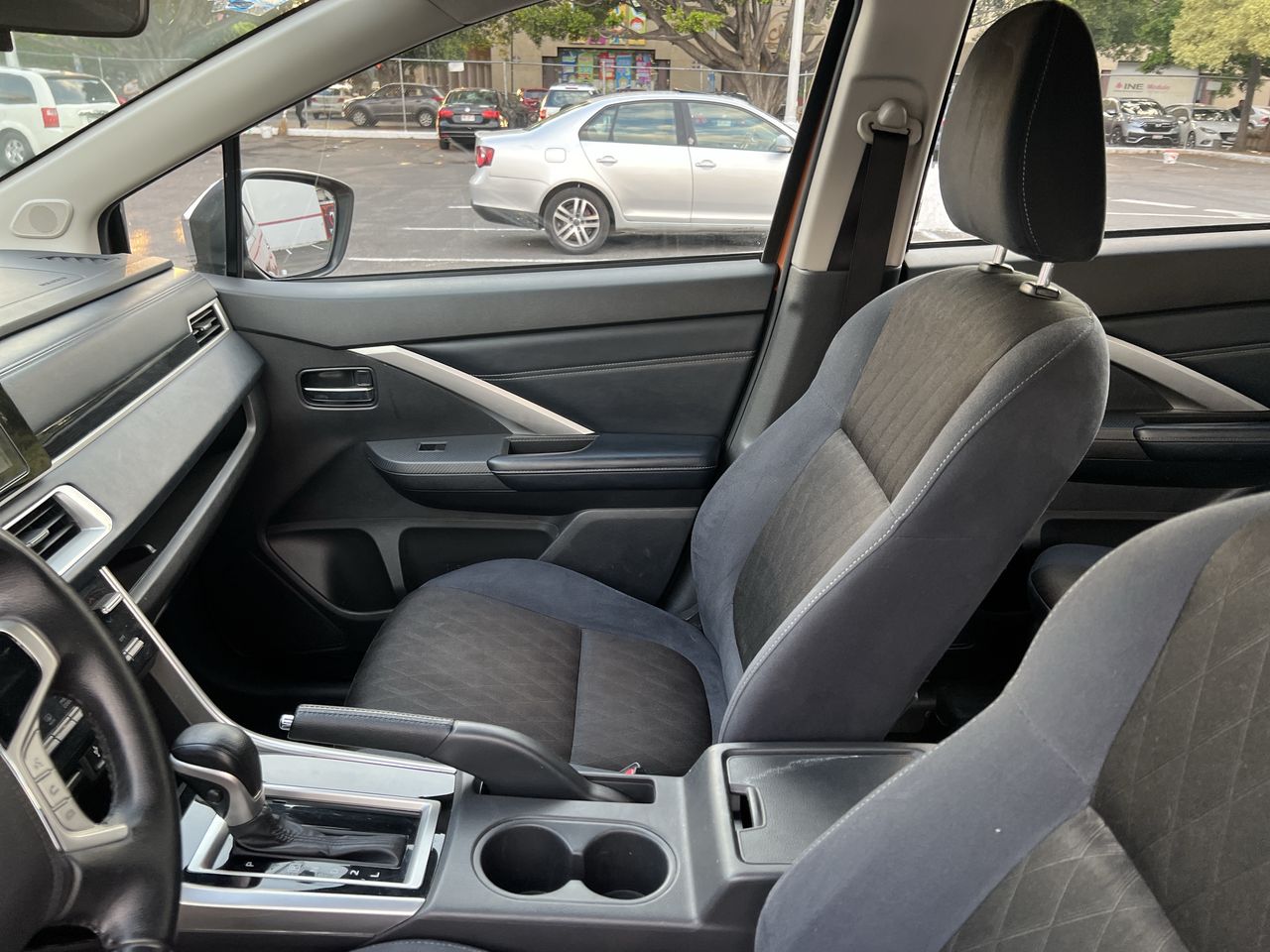 2024 Mitsubishi XPANDER CROSS