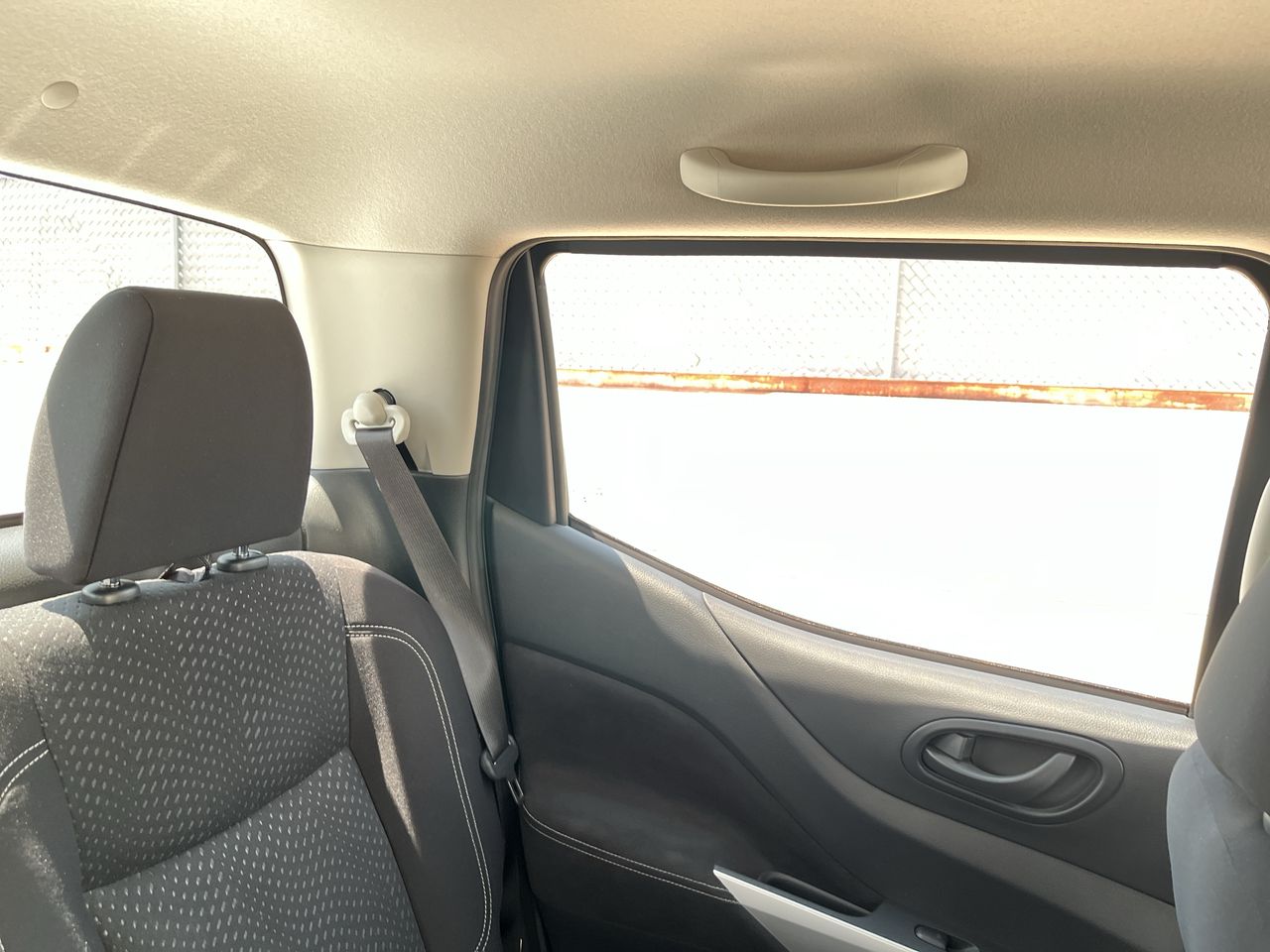 2020 Nissan FRONTIER NP300 DOBLE CABINA SE AC PAQ SEG