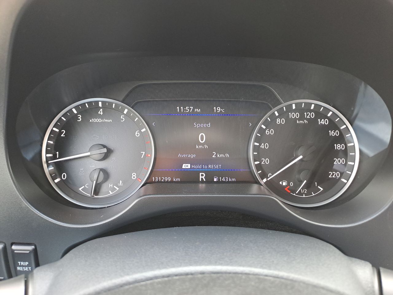 2022 Nissan FRONTIER LE TA 22