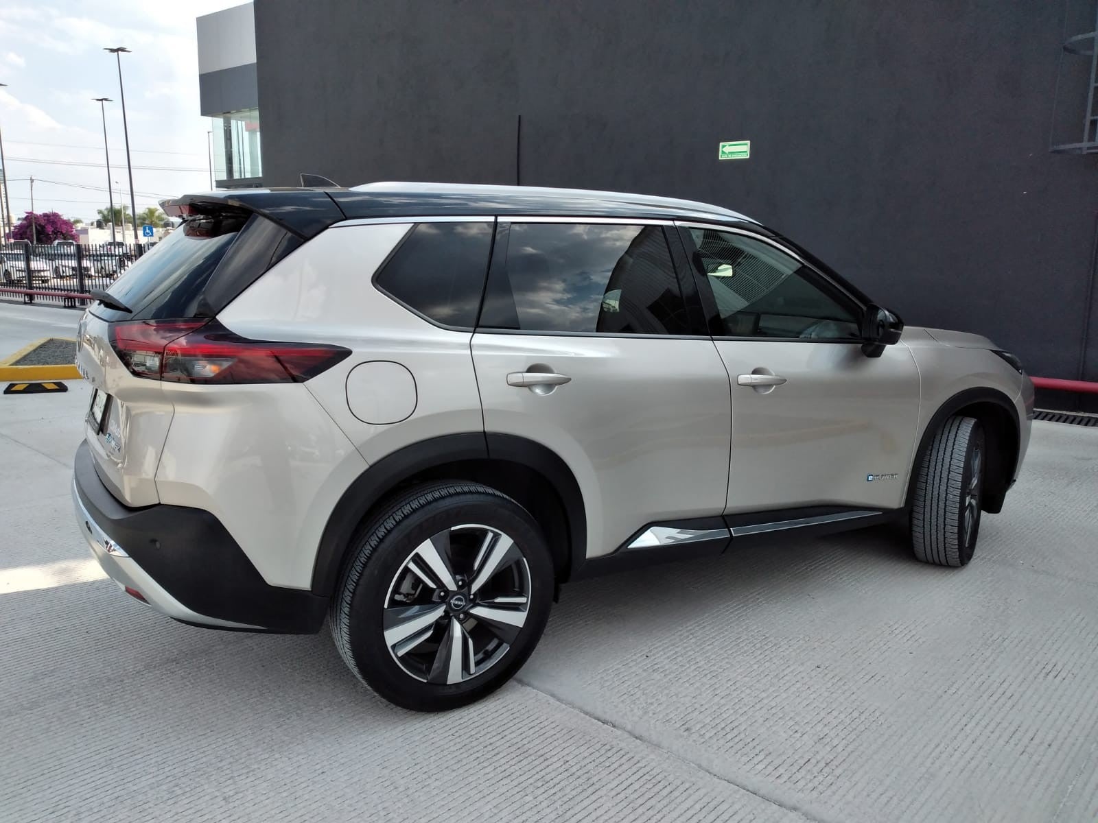 2025 Nissan X-TRAIL PLATINUM E-POWER 2 ROW 25