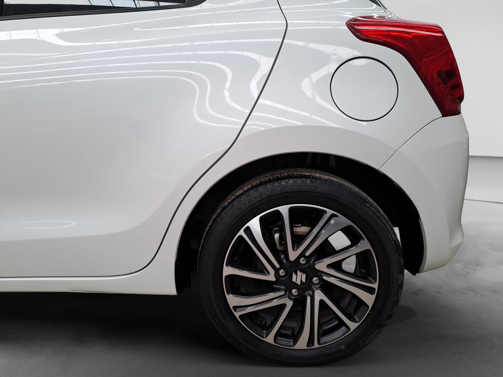 2022 SUZUKI SWIFT GLX 5MT